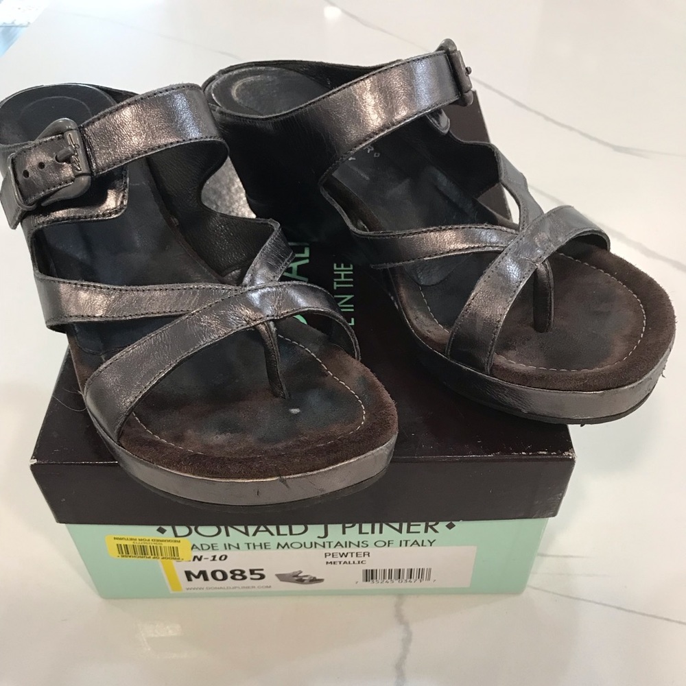 Donald J Pliner Sandals